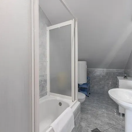 Keta Seaview Parking Apartment *