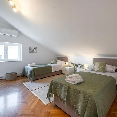 Keta Seaview Parking Apartment